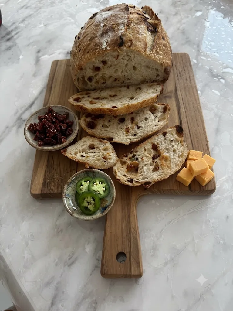 Zesty Fusion Sun-dried Tomatoes, Cheddar & Jalapeño Sourdough 