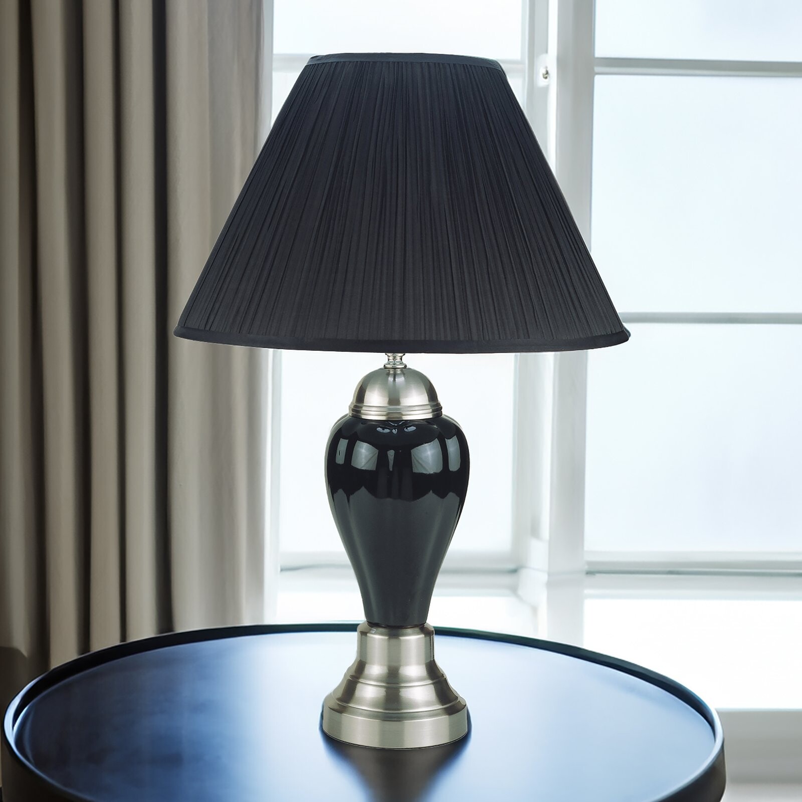 26  PORCELAIN LAMP  BLACK