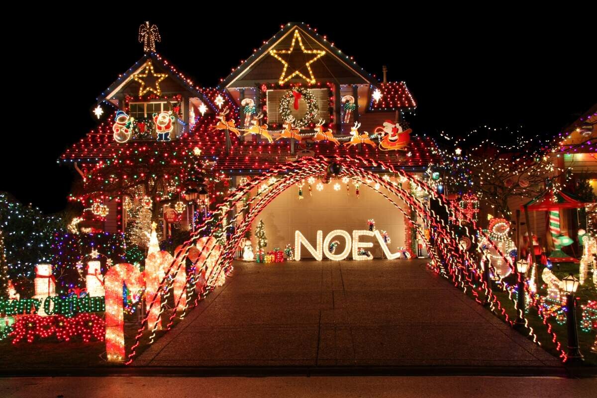 top exterior lighting installation ideas - Christmas lights - All Pros Property Services